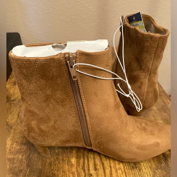 Universal Thread Taylor Kitten Heel Ankle Heel Boot Tan Size 8 New - Picture 4 of 5